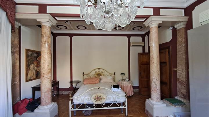 APPARTAMENTO DI PRESTIGIO IN VILLA STORICA