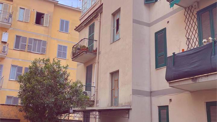 QUADRILOCALE  a Roma in zona Pisana