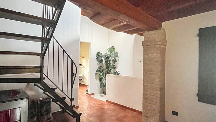 PORZIONE DI CASA RISTRUTTURATA -  A VIGNOLA 