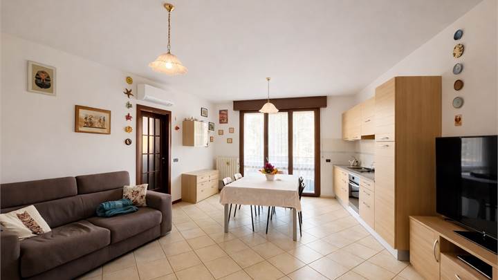 BILOCALE CON BALCONE E GARAGE - VIGNOLA - ZONA BRODANO