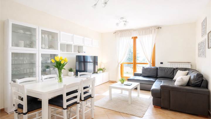 QUADRILOCALE CON BALCONE E GARAGE - VIGNOLA